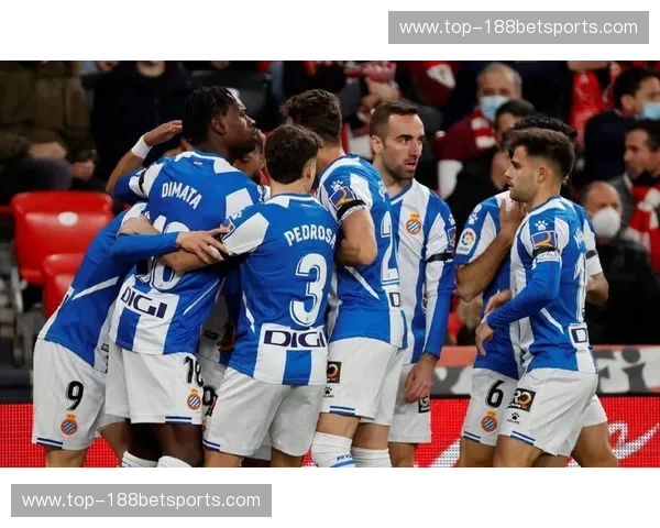 橘色风暴与红蓝荣耀：塞维利亚与巴塞罗那的绿茵史诗